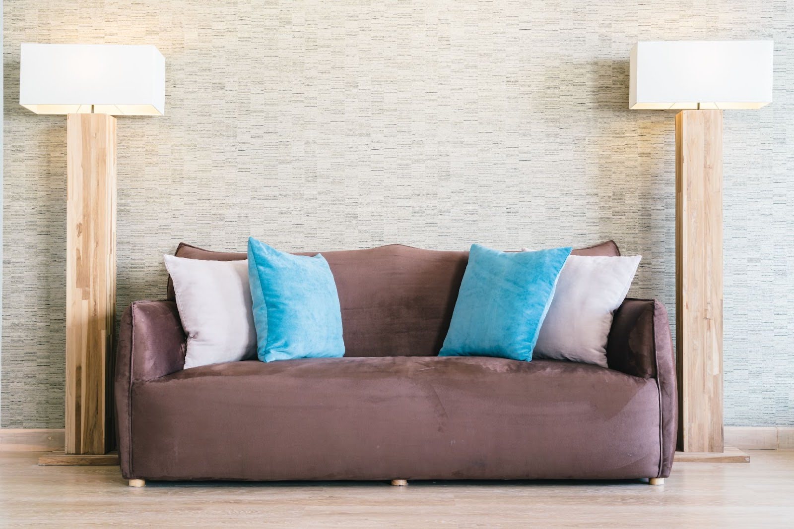 Compact Reversible Chaise